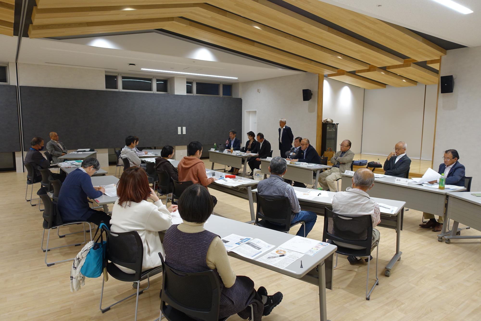 令和6年度懇談会の様子